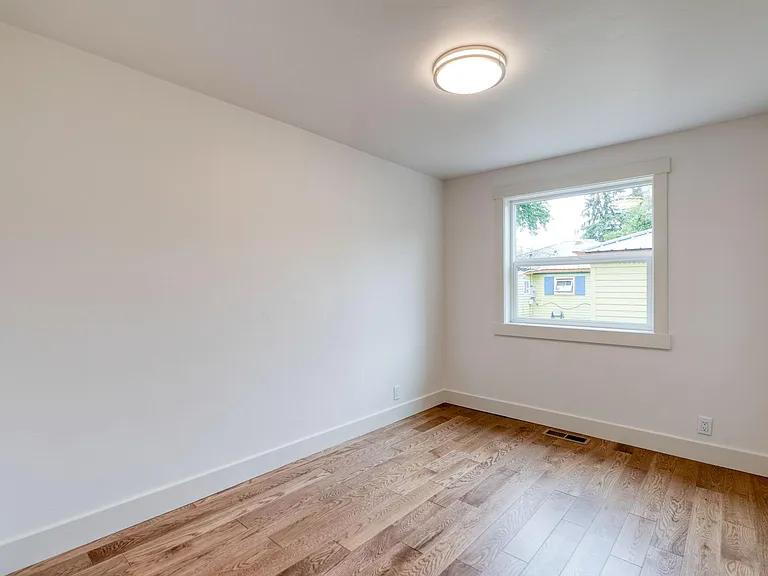 921 Columbia Ave — Photo 22