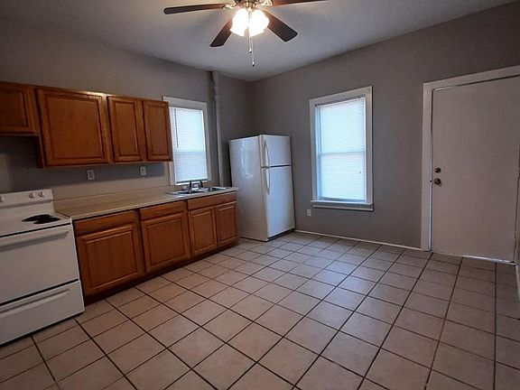 4th image of 1301 Arlington Ave #1305-1/2