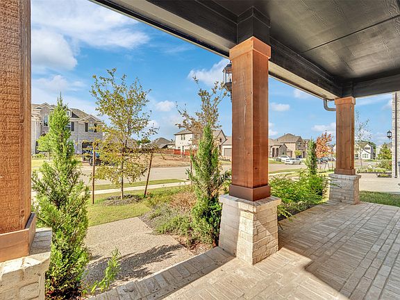 4th image of 3520 Helios Ln