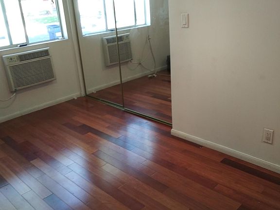 5th image of 10736 Cushdon Ave