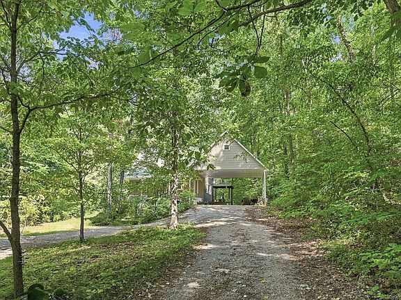3rd image of 932 County Farm Rd