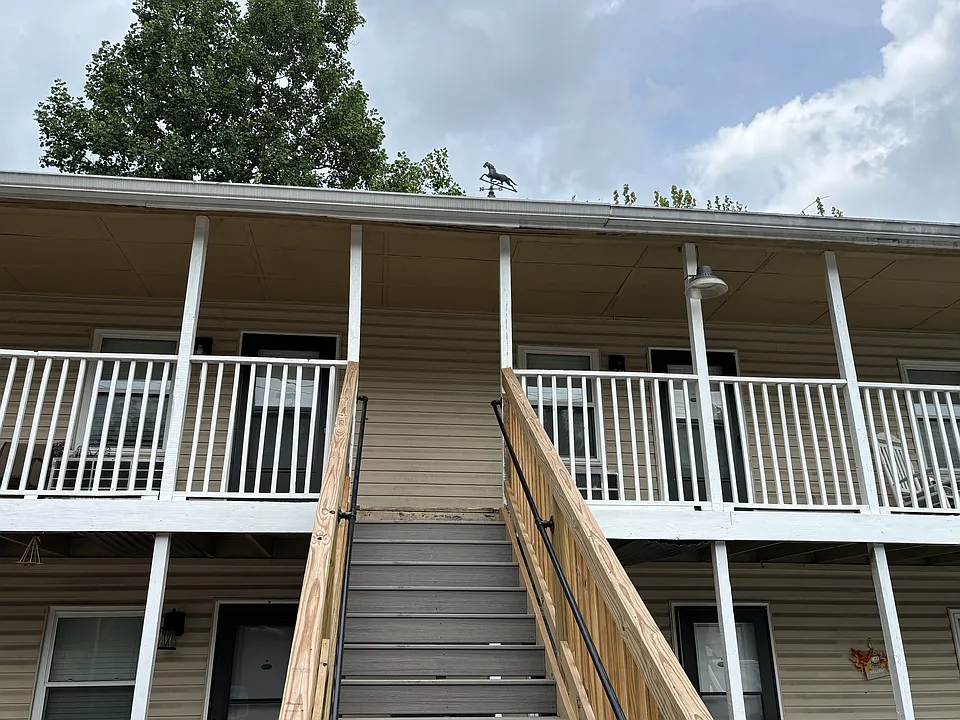 867 N Gallaher View Road Northwestunit #201