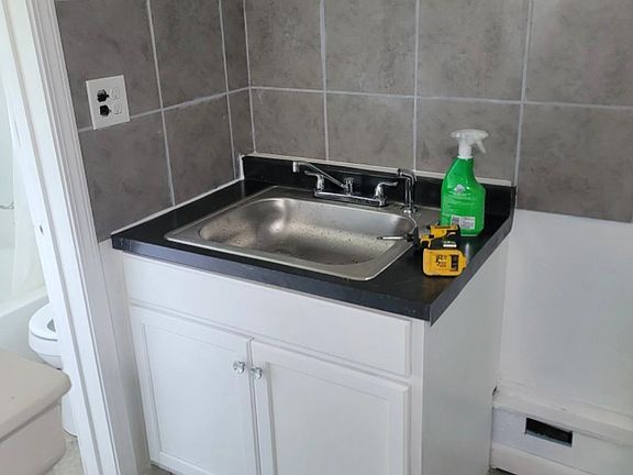5th image of 7331 Southwestern Blvd APT 1