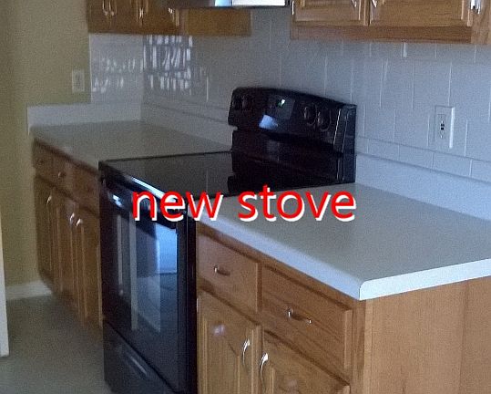 3rd image of 642 White Oak Dr
