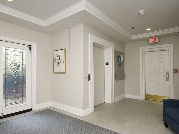4th image of 1231 Kelton Cottage Way