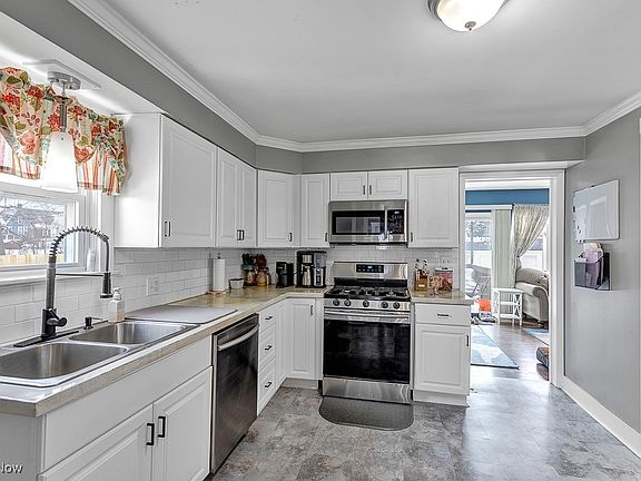 4th image of 222 Cornell Ave