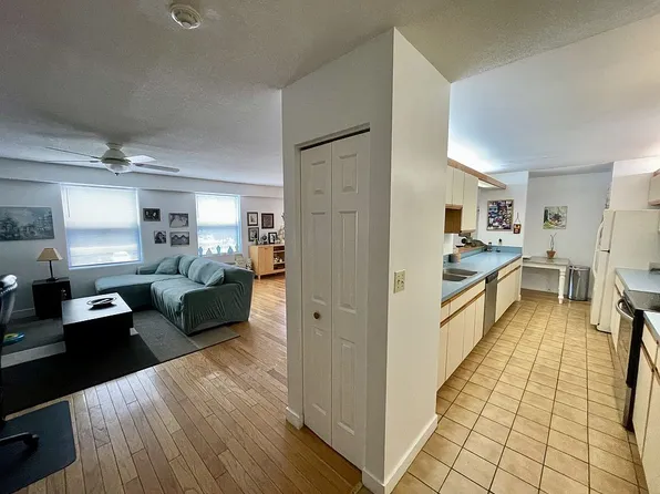 1 Loring Ave APT 207, Swampscott, MA 01907