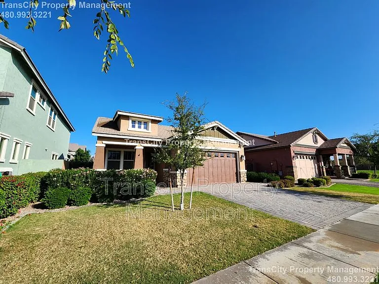 3558 E Arabian Dr — Photo 2