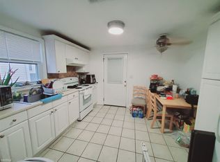 25 Dean St APT 2, Stamford, CT 06902