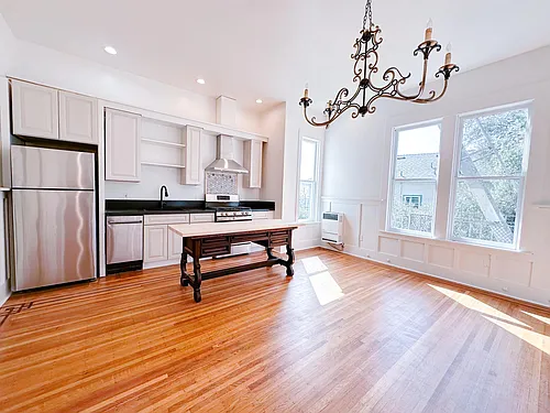 1047 Bella Vista Ave #4 Photo 1