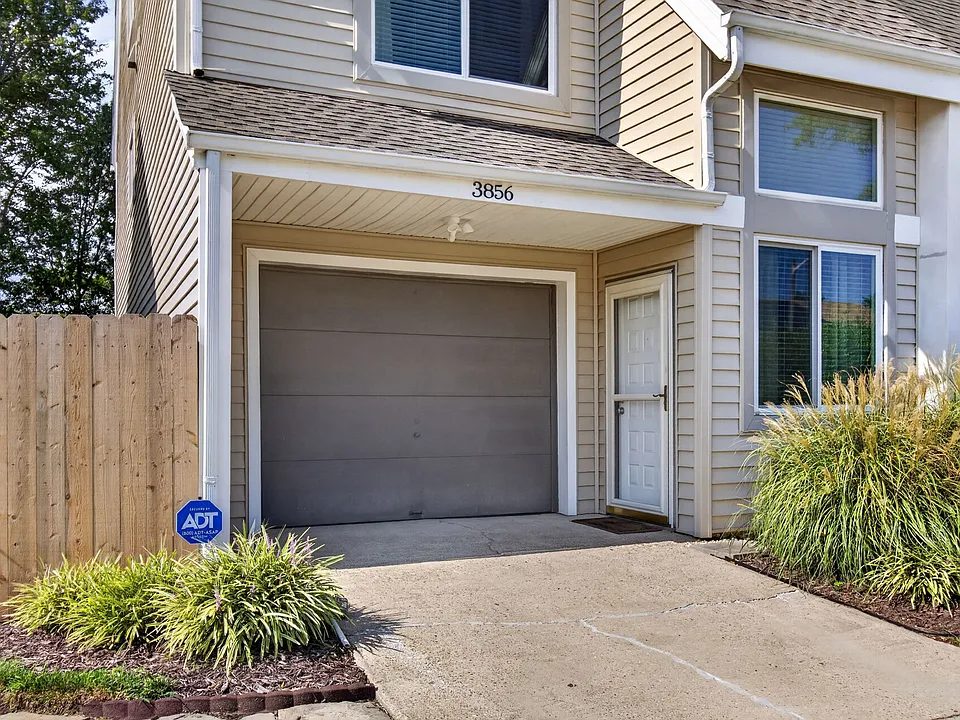 3856 Chimney Creek Dr