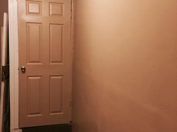 426 E 11th St #1, Chester, PA 19013