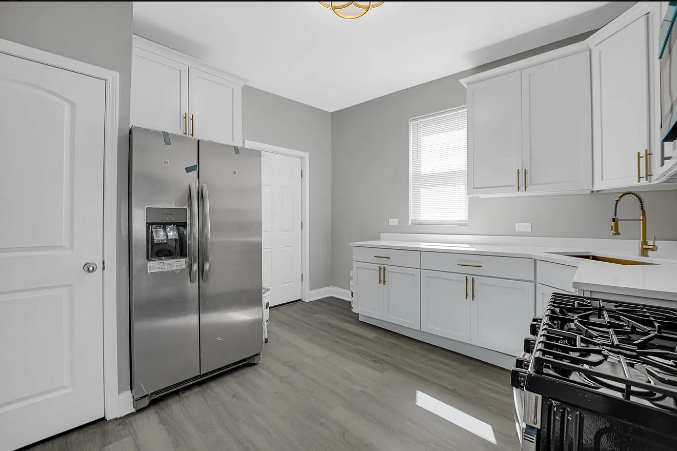 6621 S Green St — Photo 3