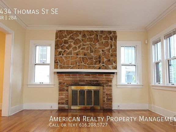 4th image of 1434 Thomas St SE