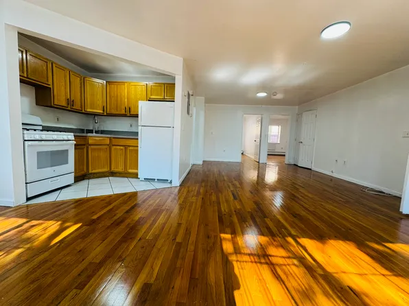 53 West 192nd Street image 3 of 14