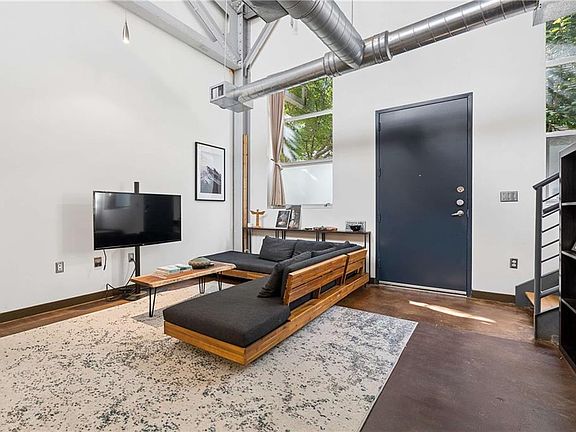 4th image of 400 Village Pkwy NE APT 143