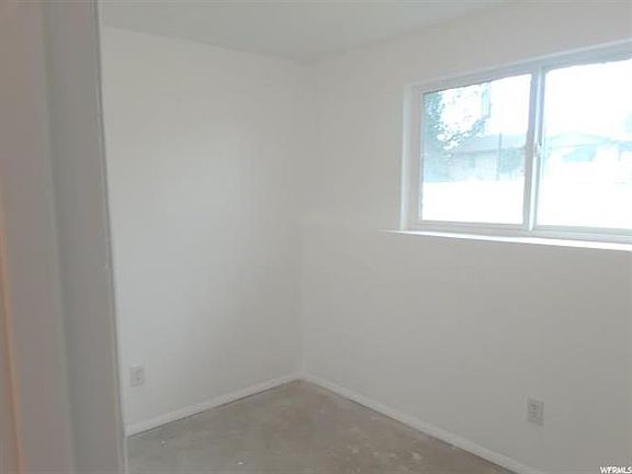 3rd image of 2664 W Adobe Cir