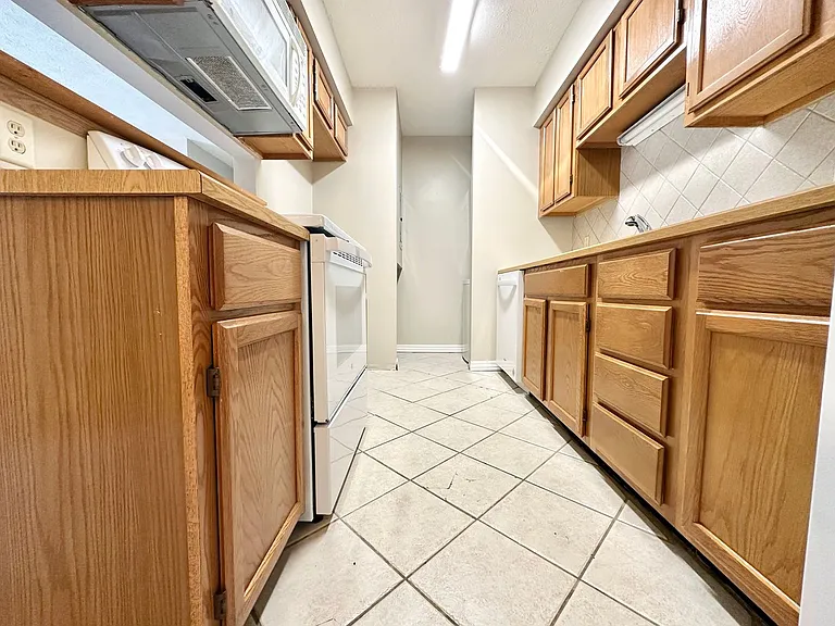 Parkview Apartments — Photo 35