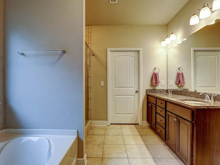 107 N Shoreview Dr — Photo 5