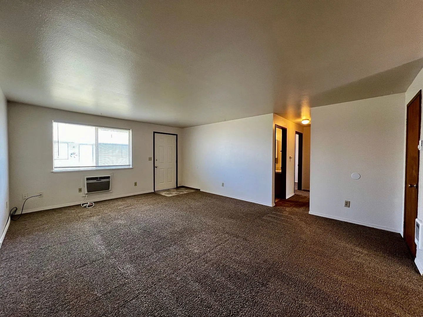 Duplex off of 48th Ave! — Photo 3