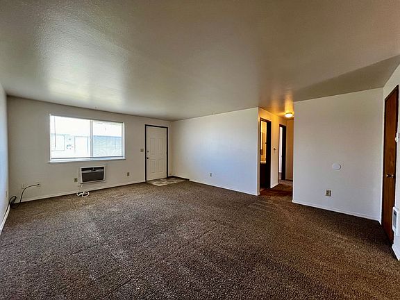 3rd image of 4802 Bonnie Ln