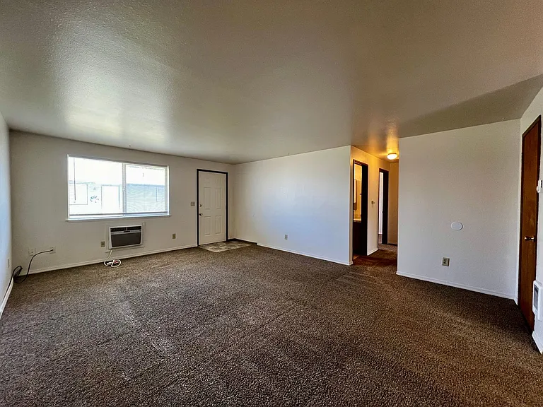 4802 Bonnie Ln — Photo 3