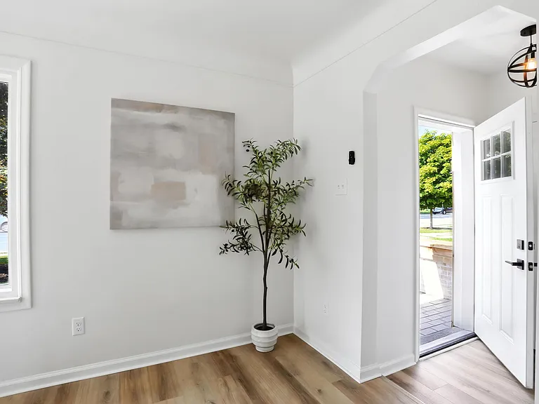 1808 W Twelve Mile Rd — Photo 13