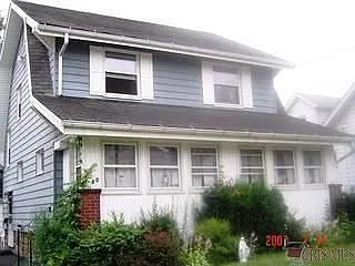 80 Como Ave photo 1