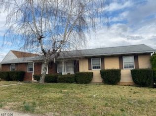 914 5th Ave, Alpha, NJ 08865