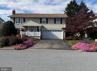745 Suzanne Dr, Lebanon, PA 17046