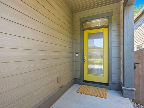 5th image of 63195 Black Powder Ln