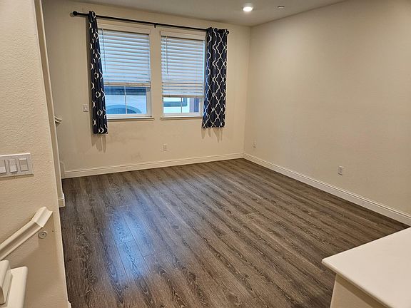 4th image of 1021 Onofrio Ln Unit 4