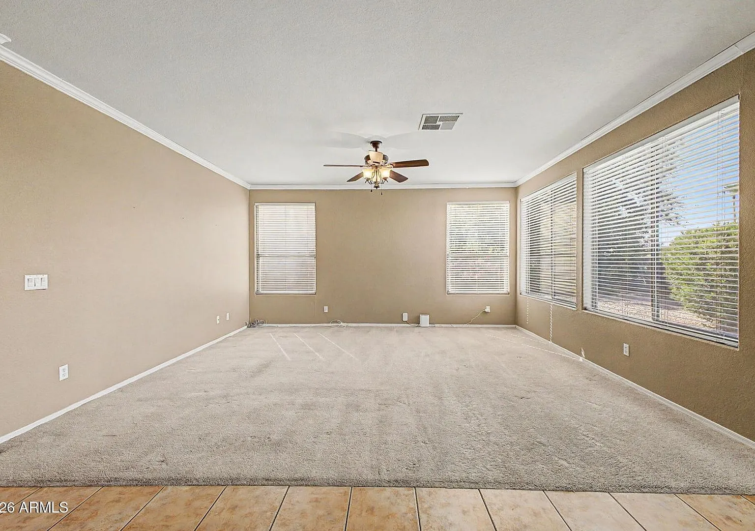 Beautiful 5 Bedroom home in Gilbert — Photo 3