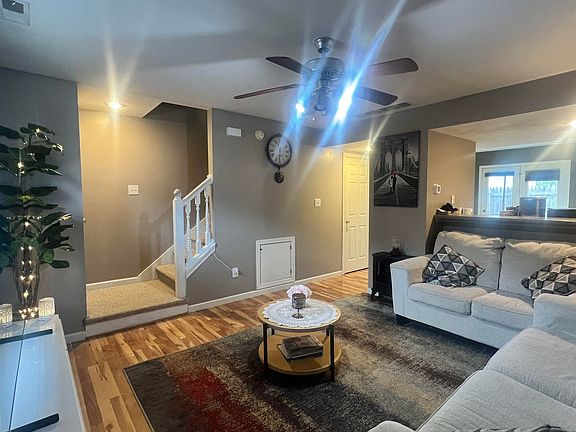 4th image of 3332 S Oaklawn Cir