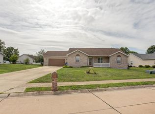 211 Mockingbird Ln, Waterloo, IL 62298