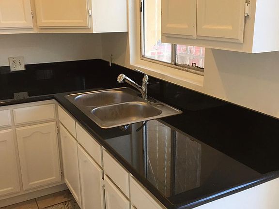 2nd image of 1529 W 108th St #3