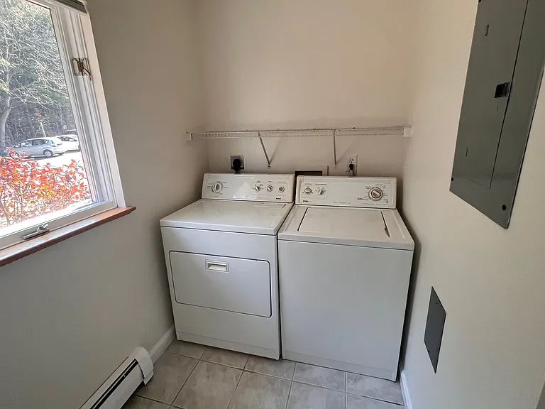 1 Sycamore Dr — Photo 12