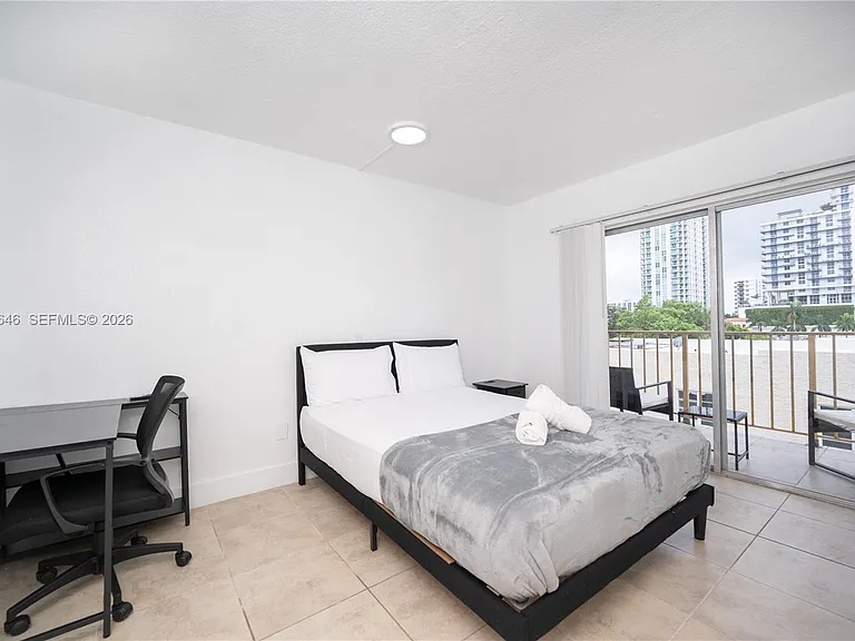 500 NE 26th St #5D — Photo 12