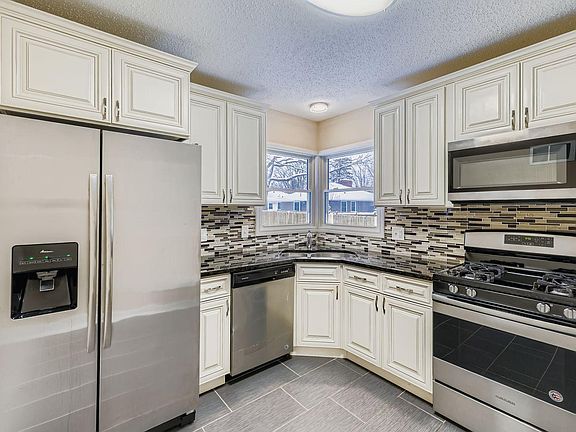 4th image of 2265 Kentucky Ln