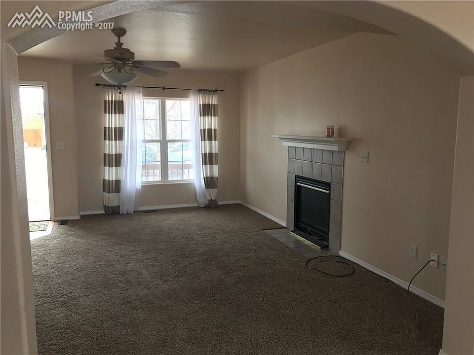 2nd image of 771 Ridgebury Pl
