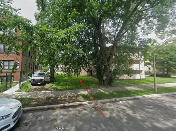 8736 S Dauphin Ave, Chicago, IL 60619