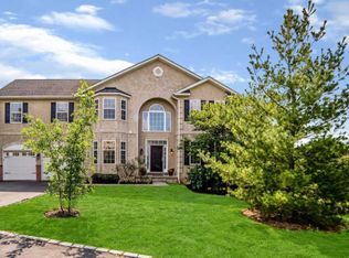 2105 Braden Ct, Harleysville, PA 19438