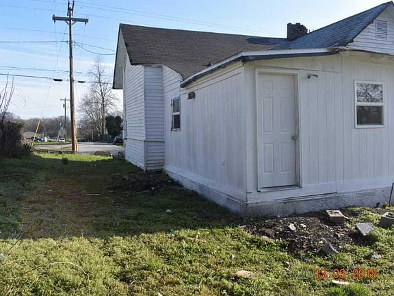 5th image of 204 Columbian Ave