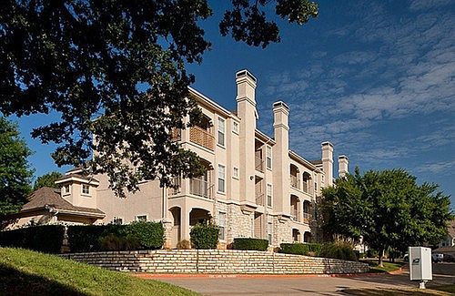 1st image of 1909 NE Green Oaks Blvd