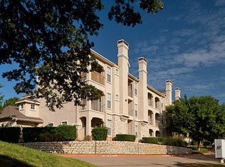 1909 NE Green Oaks Blvd, Arlington, TX 76006