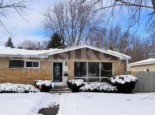 303 Prospect Ave, Mundelein, IL 60060
