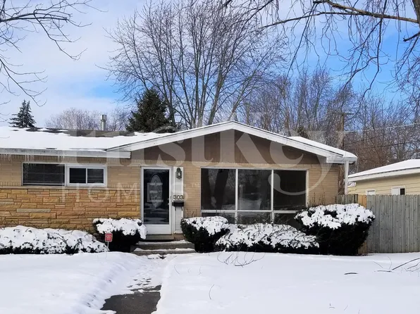 303 Prospect Ave, Mundelein, IL 60060