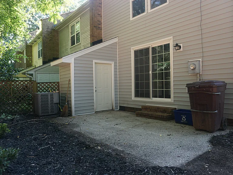 390 Micasa Dr — Photo 21