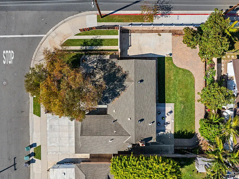 16002 Warren Ln — Photo 64
