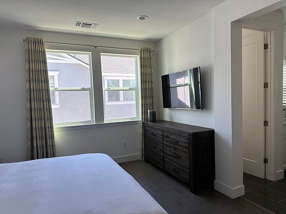 5th image of 8396 Blue Anchor Way #3